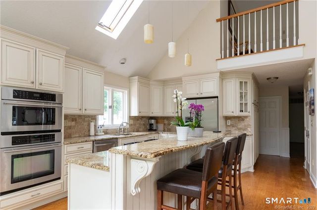 5 Mariners Way, Branford, CT 06405