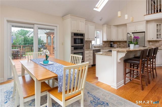 5 Mariners Way, Branford, CT 06405