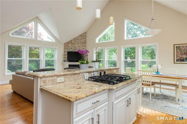 5 Mariners Way, Branford, CT 06405