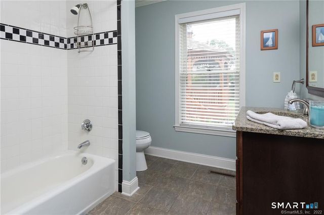 5 Mariners Way, Branford, CT 06405