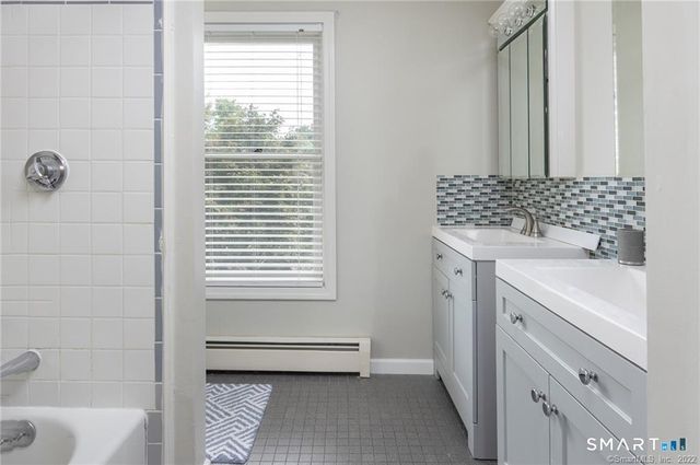 5 Mariners Way, Branford, CT 06405