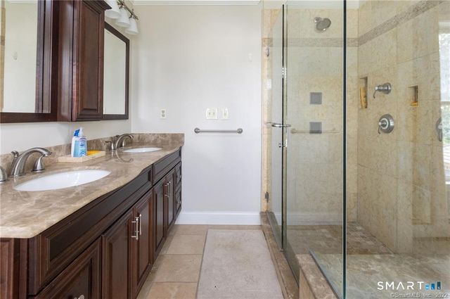 5 Mariners Way, Branford, CT 06405
