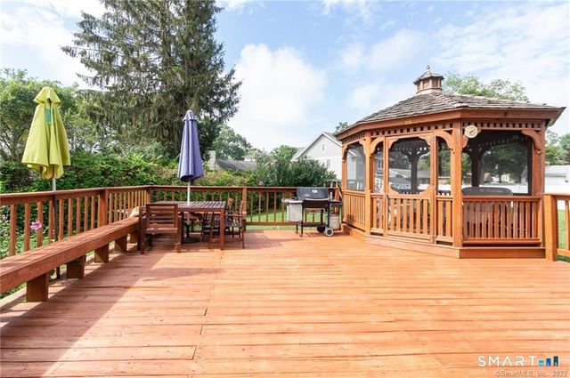 5 Mariners Way, Branford, CT 06405