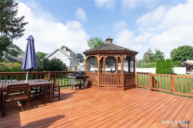 5 Mariners Way, Branford, CT 06405