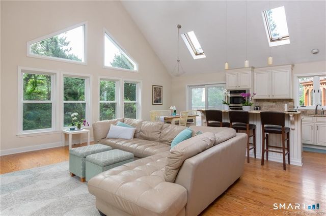 5 Mariners Way, Branford, CT 06405