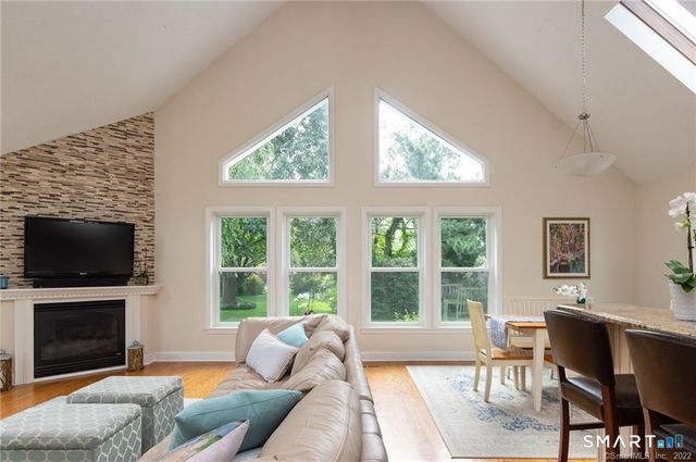 5 Mariners Way, Branford, CT 06405