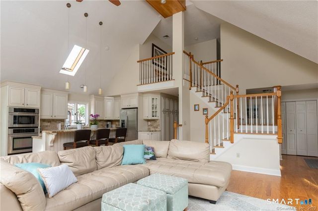 5 Mariners Way, Branford, CT 06405