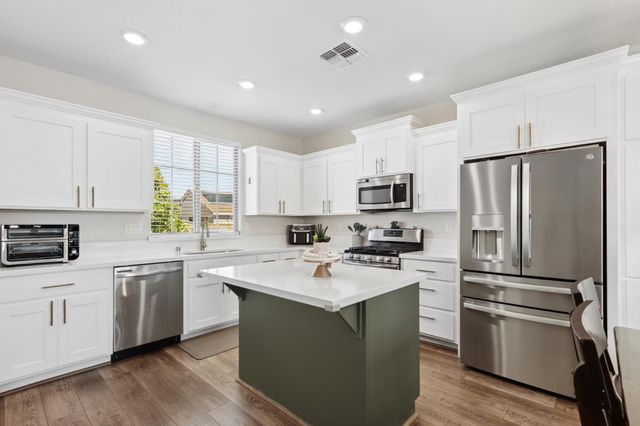 3044 Le Bourget Ln, Lincoln, CA 95648