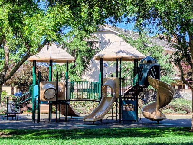 3044 Le Bourget Ln, Lincoln, CA 95648