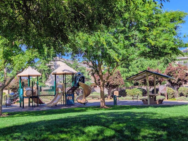 3044 Le Bourget Ln, Lincoln, CA 95648