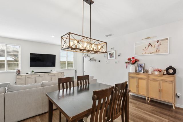 3044 Le Bourget Ln, Lincoln, CA 95648