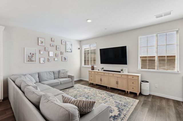 3044 Le Bourget Ln, Lincoln, CA 95648