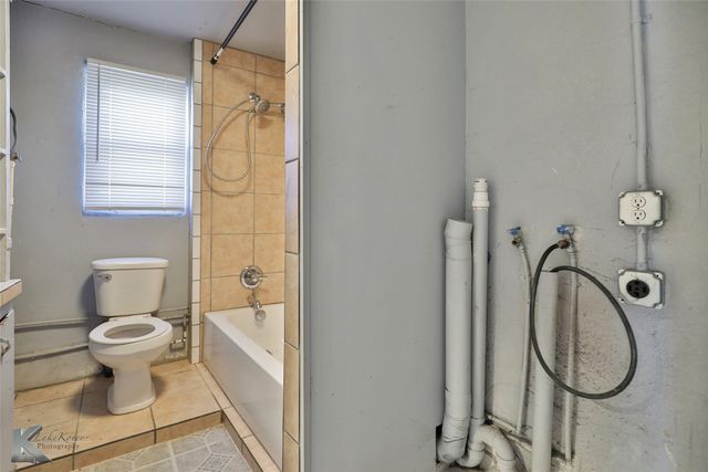 410 Morgan Street, Tye, TX 79563