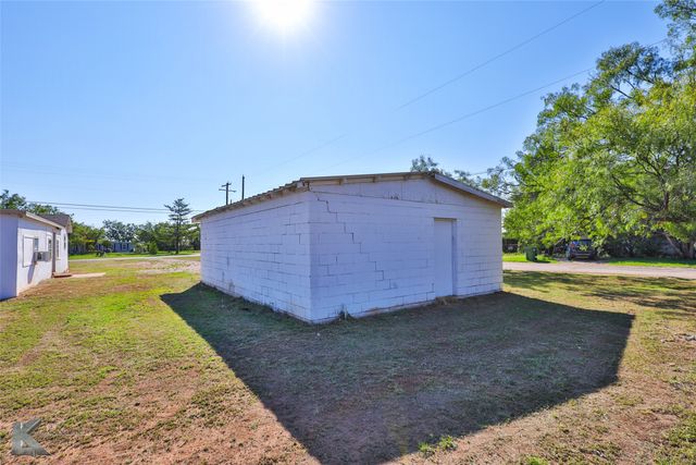 410 Morgan Street, Tye, TX 79563