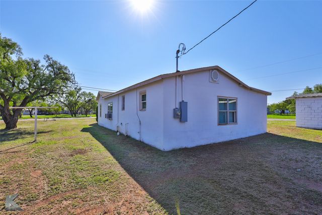 410 Morgan Street, Tye, TX 79563
