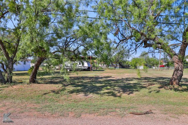 410 Morgan Street, Tye, TX 79563