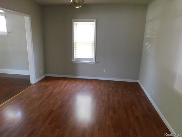 22028 Elizabeth Street, St. Clair Shores, MI 48080