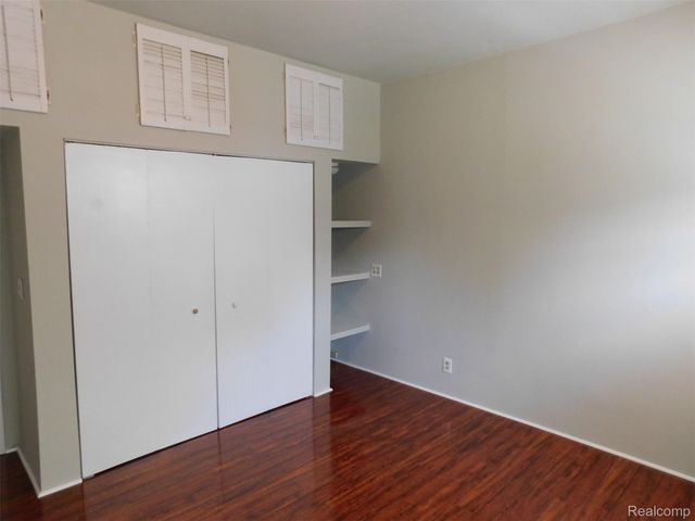 22028 Elizabeth Street, St. Clair Shores, MI 48080