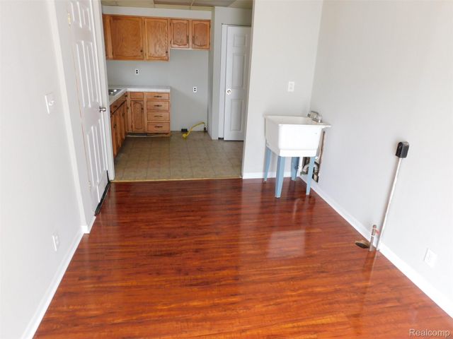 22028 Elizabeth Street, St. Clair Shores, MI 48080