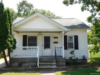 22028 Elizabeth Street, St. Clair Shores, MI 48080