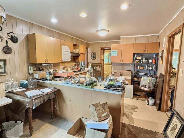 2573 OREGON STREET, Oshkosh, WI 54902