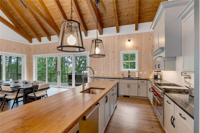 104 Windy Knob Trail, Six Mile, SC 29682