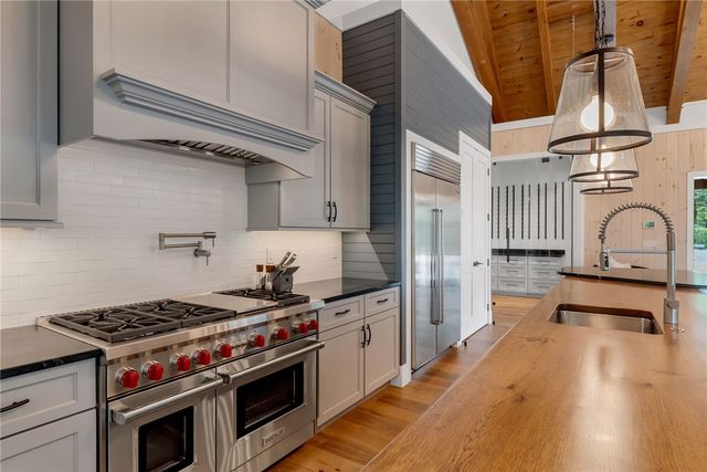 104 Windy Knob Trail, Six Mile, SC 29682