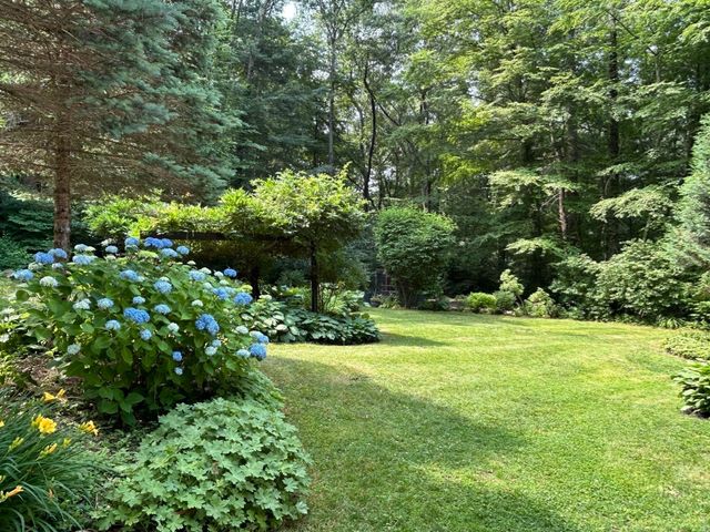 16 Yale Rd, Hopkinton, MA 01748