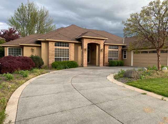 2954 Wilkshire Drive, Medford, OR 97504