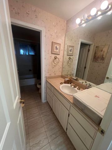 2954 Wilkshire Drive, Medford, OR 97504