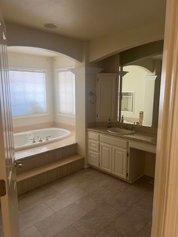 2954 Wilkshire Drive, Medford, OR 97504