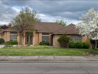 2954 Wilkshire Drive, Medford, OR 97504