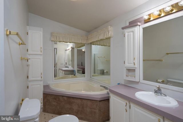 325 HIDDEN SPRINGS DR, Souderton, PA 18964