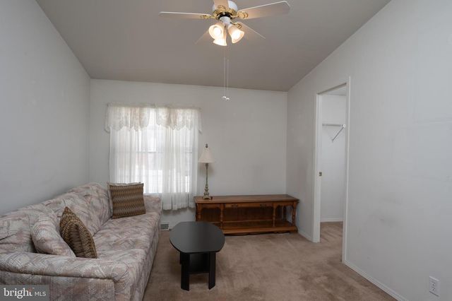 325 HIDDEN SPRINGS DR, Souderton, PA 18964