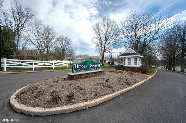 325 HIDDEN SPRINGS DR, Souderton, PA 18964