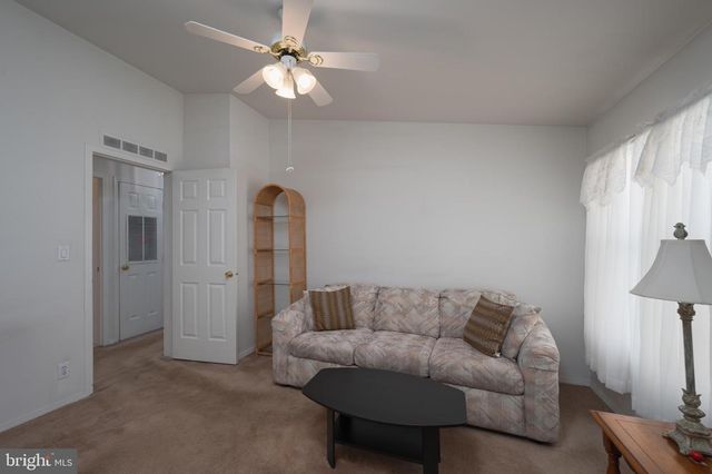 325 HIDDEN SPRINGS DR, Souderton, PA 18964