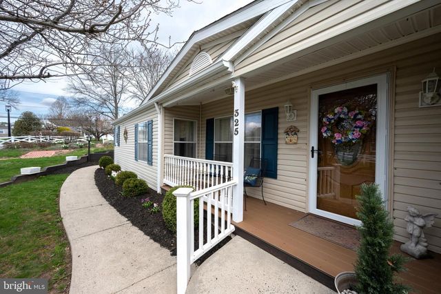 325 HIDDEN SPRINGS DR, Souderton, PA 18964
