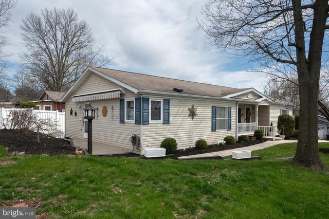 325 HIDDEN SPRINGS DR, Souderton, PA 18964