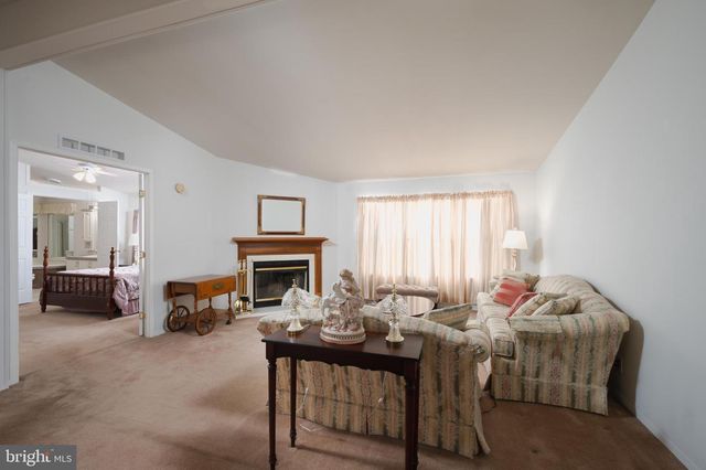 325 HIDDEN SPRINGS DR, Souderton, PA 18964