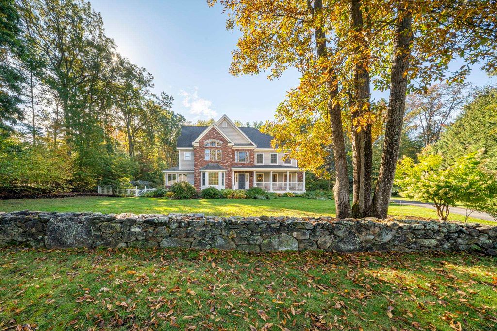 17 Welch Road, Londonderry, NH 03053