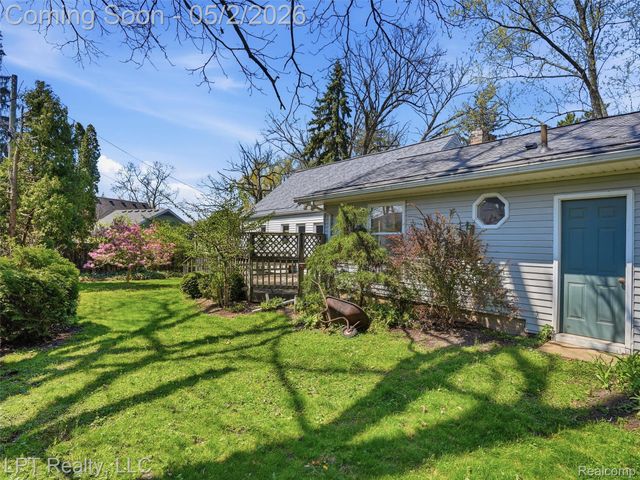 128 Becker Drive, Brighton, MI 48116