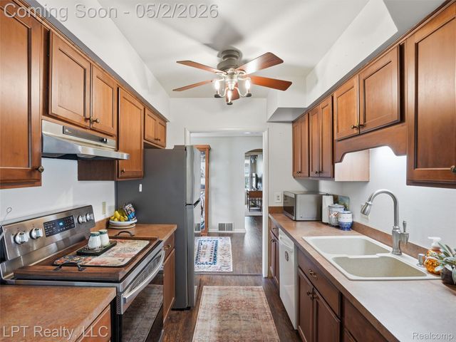 128 Becker Drive, Brighton, MI 48116