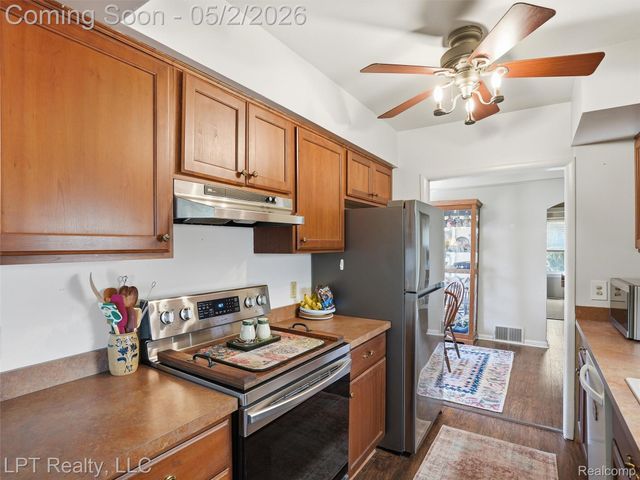128 Becker Drive, Brighton, MI 48116