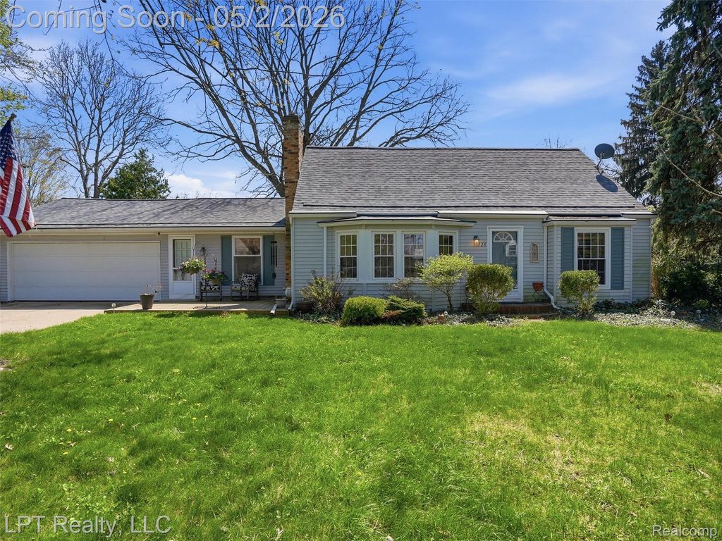 128 Becker Drive, Brighton, MI 48116