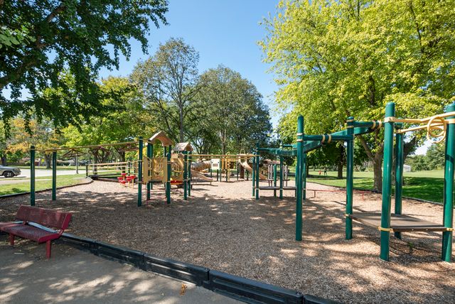 417 Lakewood Boulevard, Park Forest, IL 60466