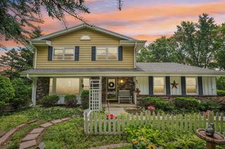 18815 W Observatory ROAD, New Berlin, WI 53146