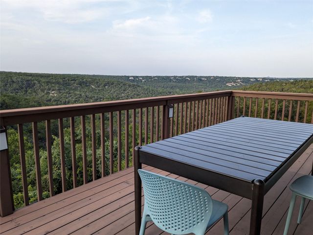 10000 Planters Woods DR, Austin, TX 78730