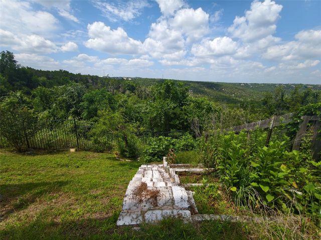 10000 Planters Woods DR, Austin, TX 78730