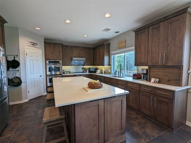 10000 Planters Woods DR, Austin, TX 78730