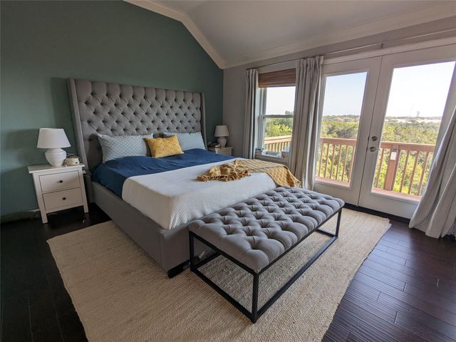 10000 Planters Woods DR, Austin, TX 78730